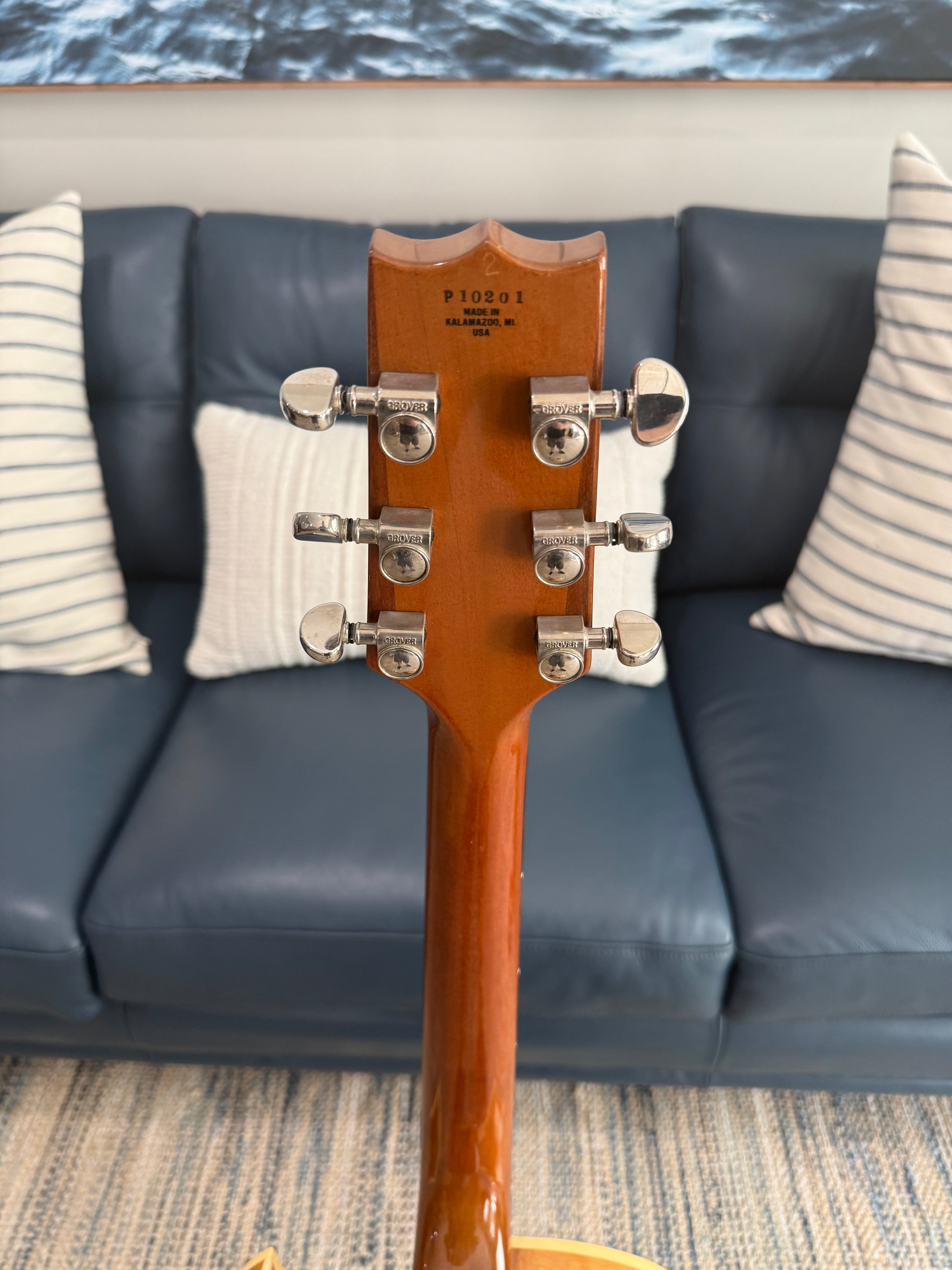 Heritage H-575 Carved Solid Top Used