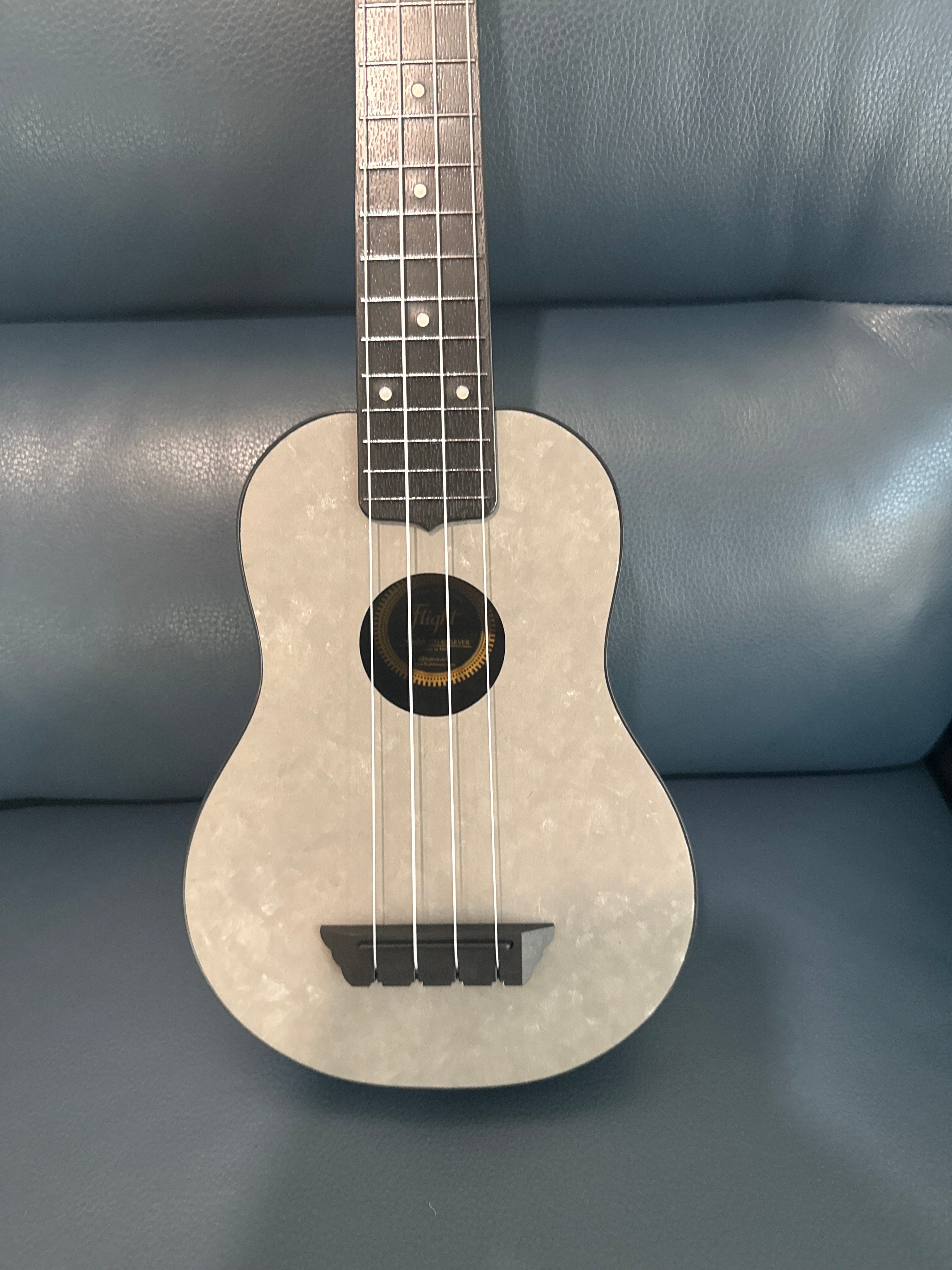 Flight TUS65 Silver Soprano Travel Ukulele