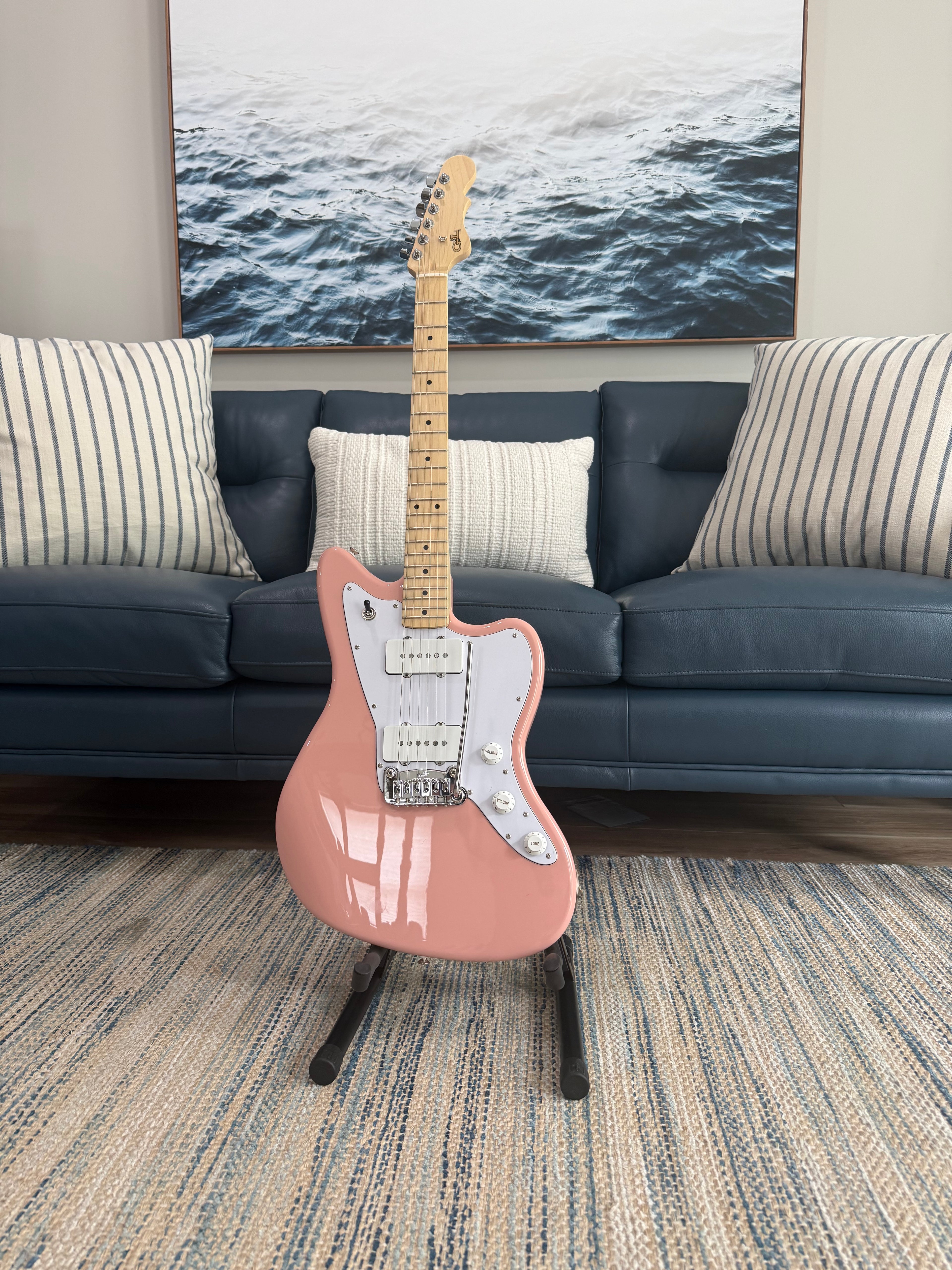G&L Fullerton Deluxe Doheny Electric Guitar - Shell Pink