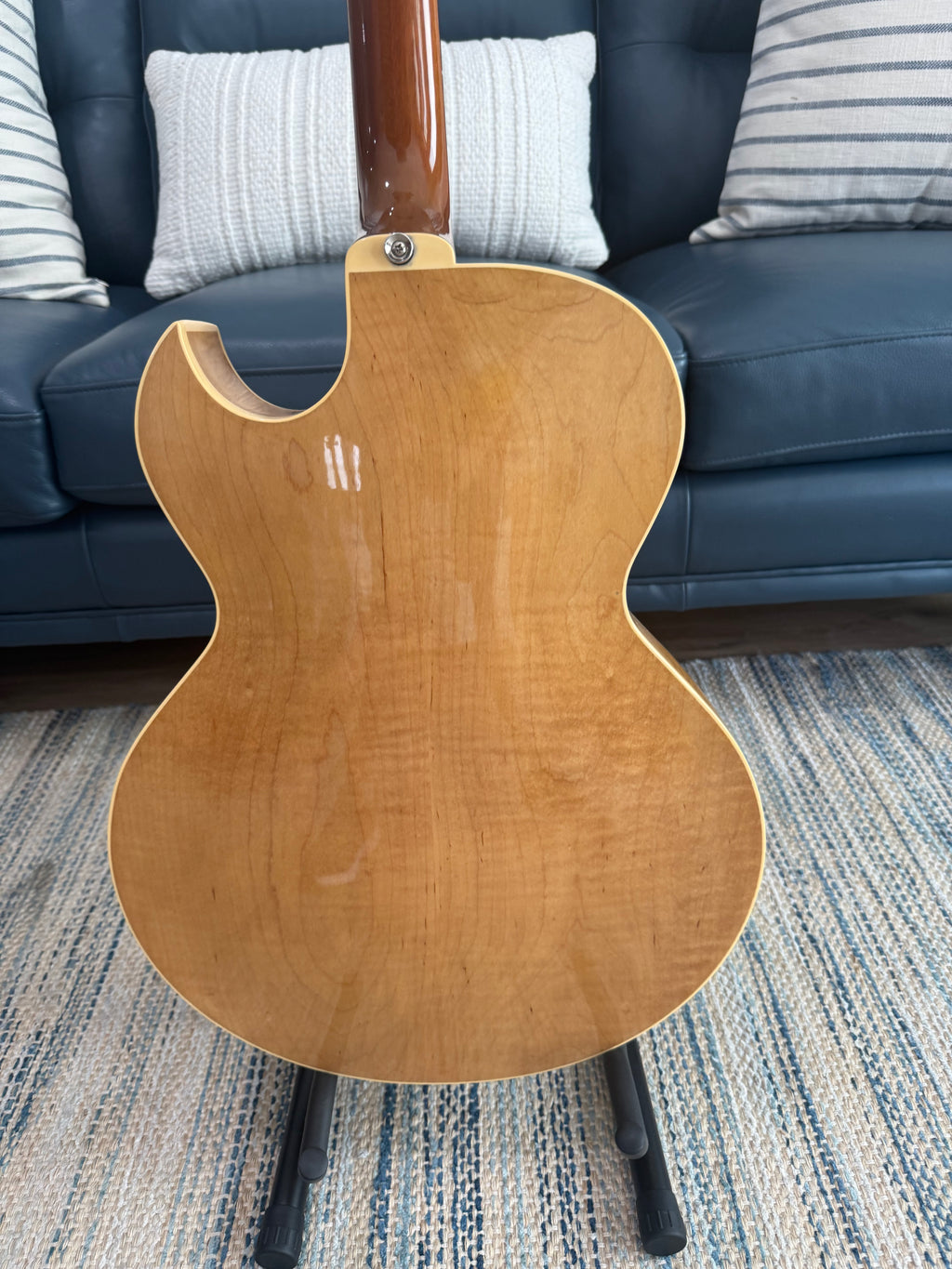 Heritage H-575 Carved Solid Top Used
