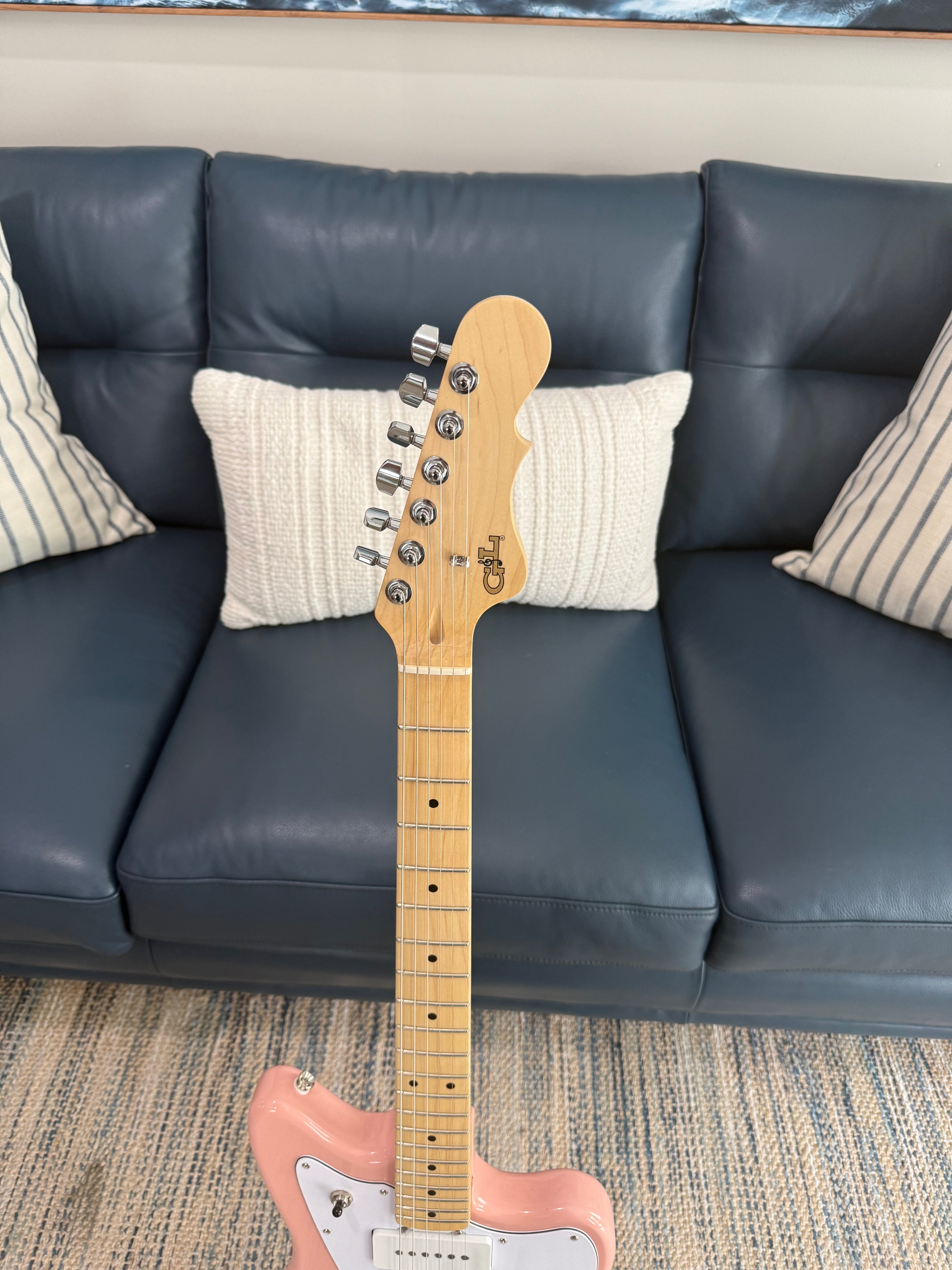 G&L Fullerton Deluxe Doheny Electric Guitar - Shell Pink