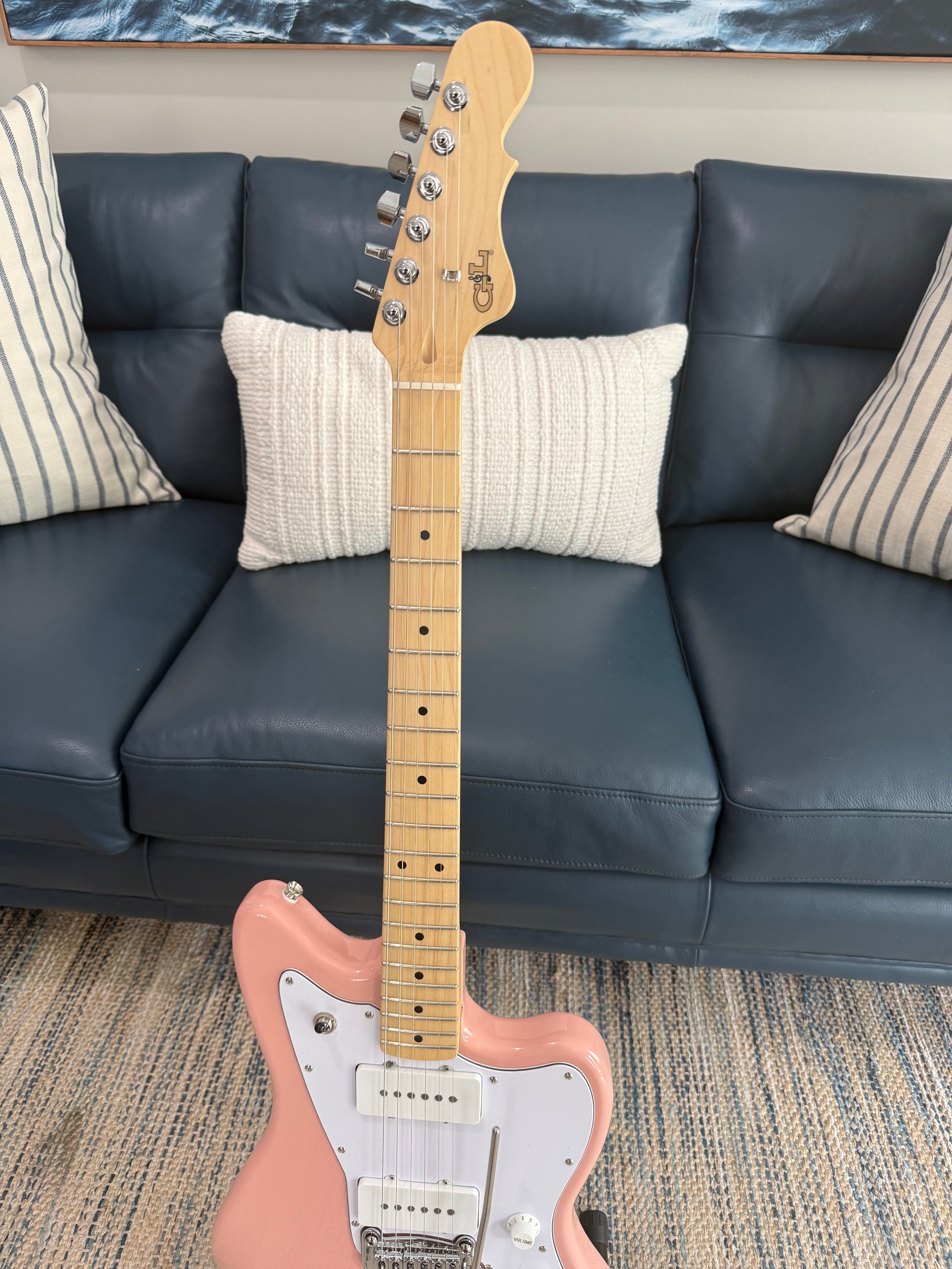 G&L Fullerton Deluxe Doheny Electric Guitar - Shell Pink
