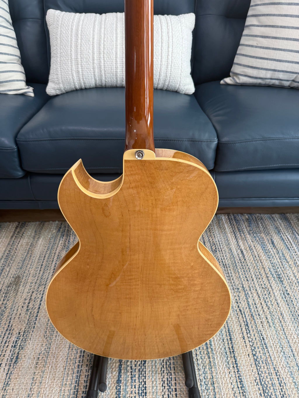 Heritage H-575 Carved Solid Top Used