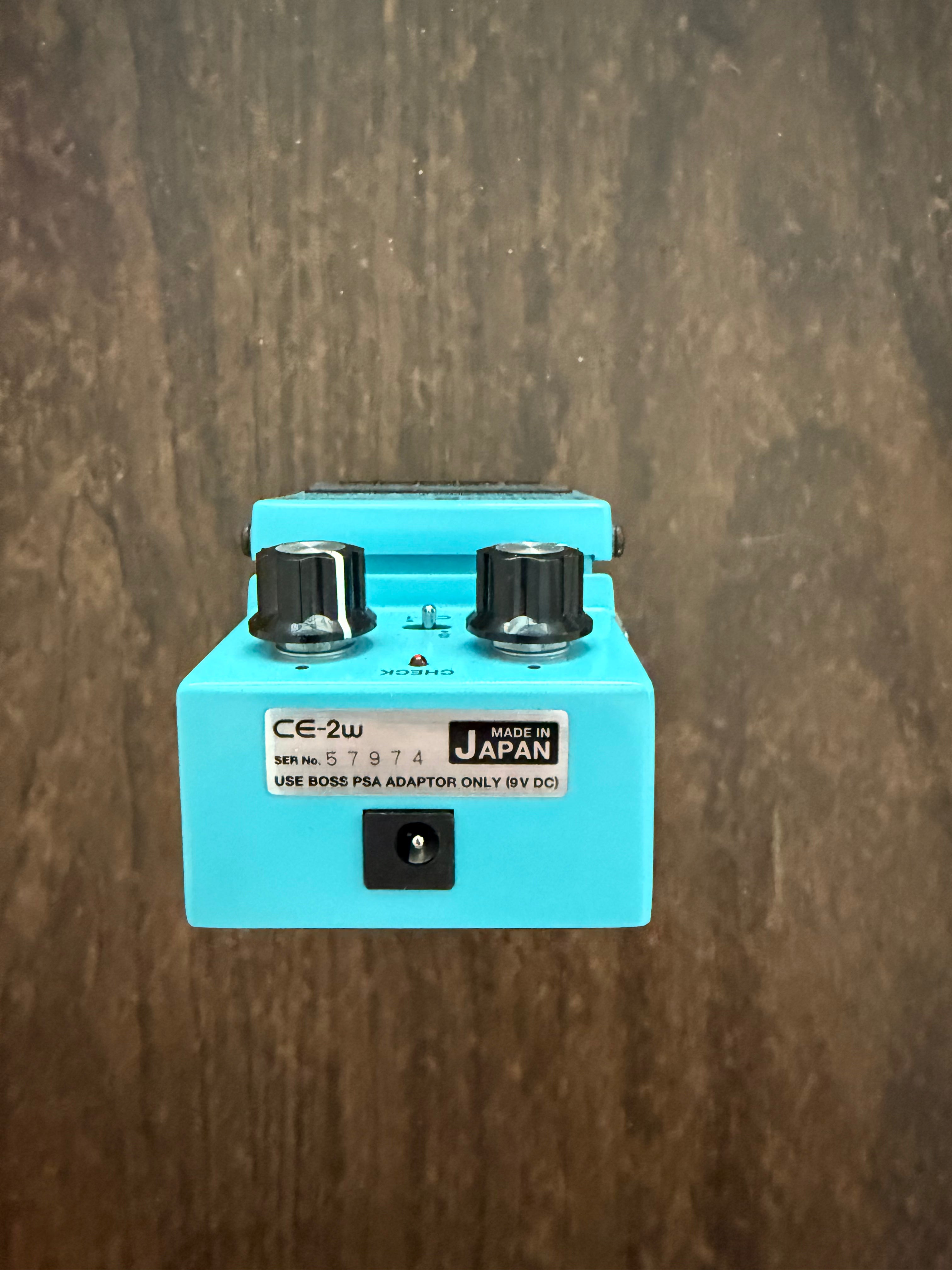 BOSS CE-2W Analog Sounds Made in Japan Analog Circuitry Waza Craft Chorus Pedal Used