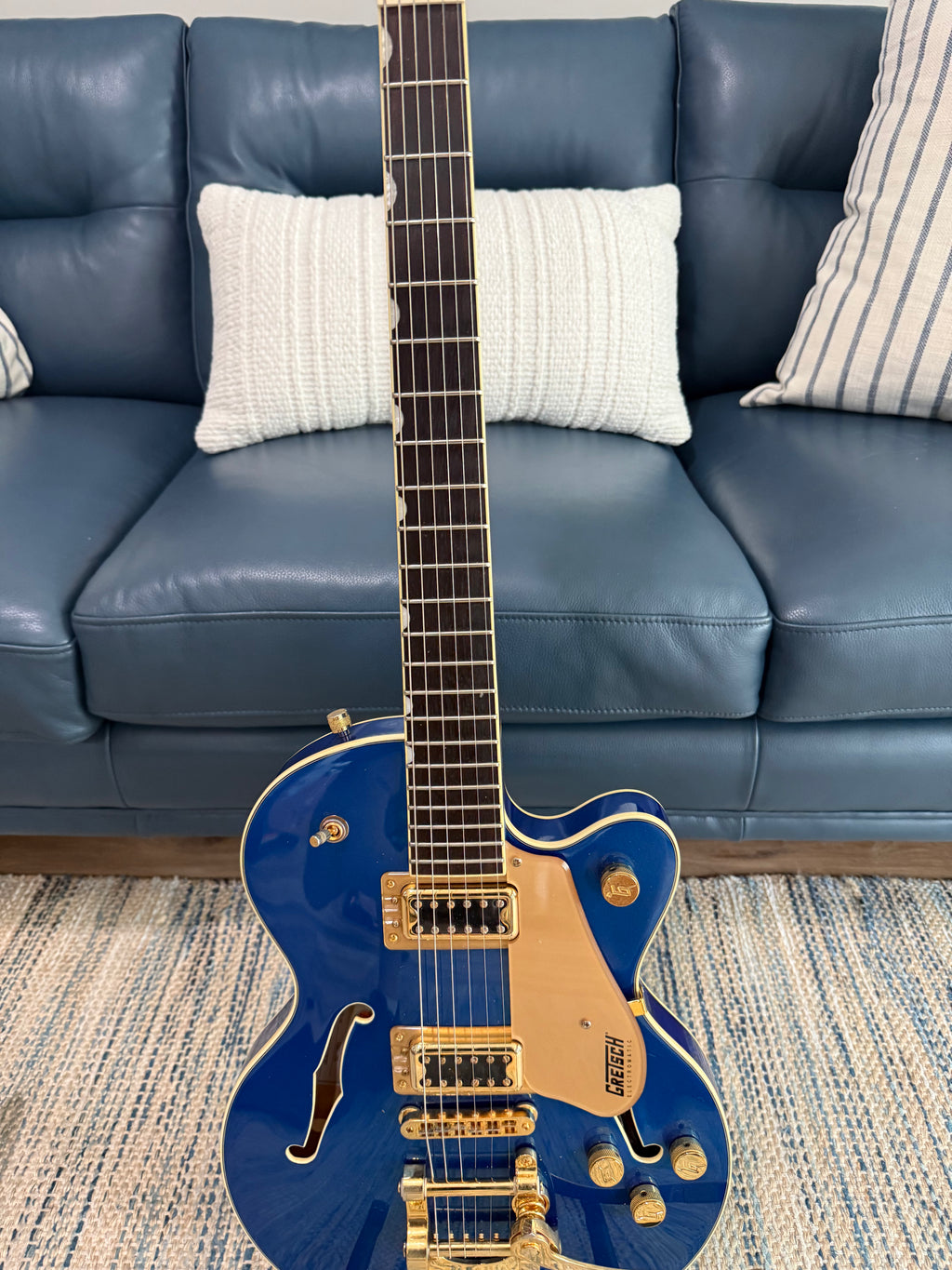 Gretsch G5655TG Electromatic® Center Block Jr. Single-Cut with Bigsby® and Gold Hardware Azure Metallic Like New