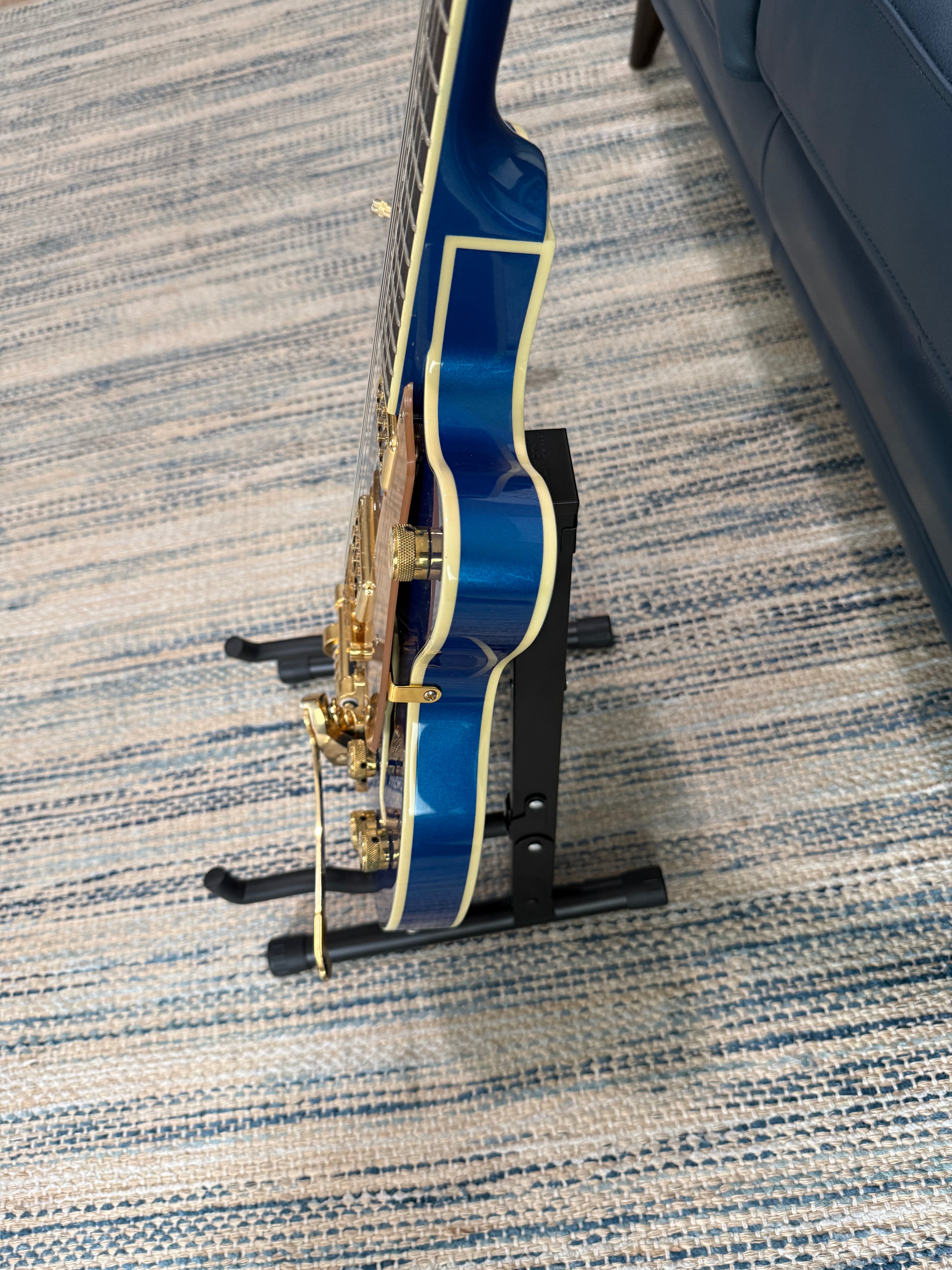 Gretsch G5655TG Electromatic® Center Block Jr. Single-Cut with Bigsby® and Gold Hardware Azure Metallic Like New
