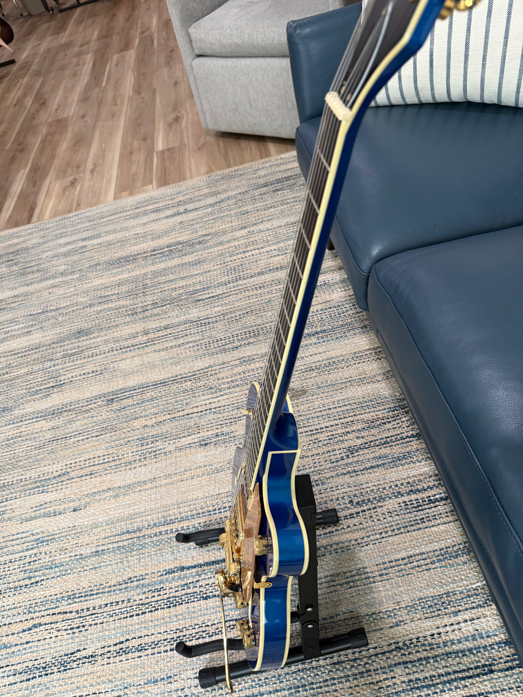 Gretsch G5655TG Electromatic® Center Block Jr. Single-Cut with Bigsby® and Gold Hardware Azure Metallic Like New