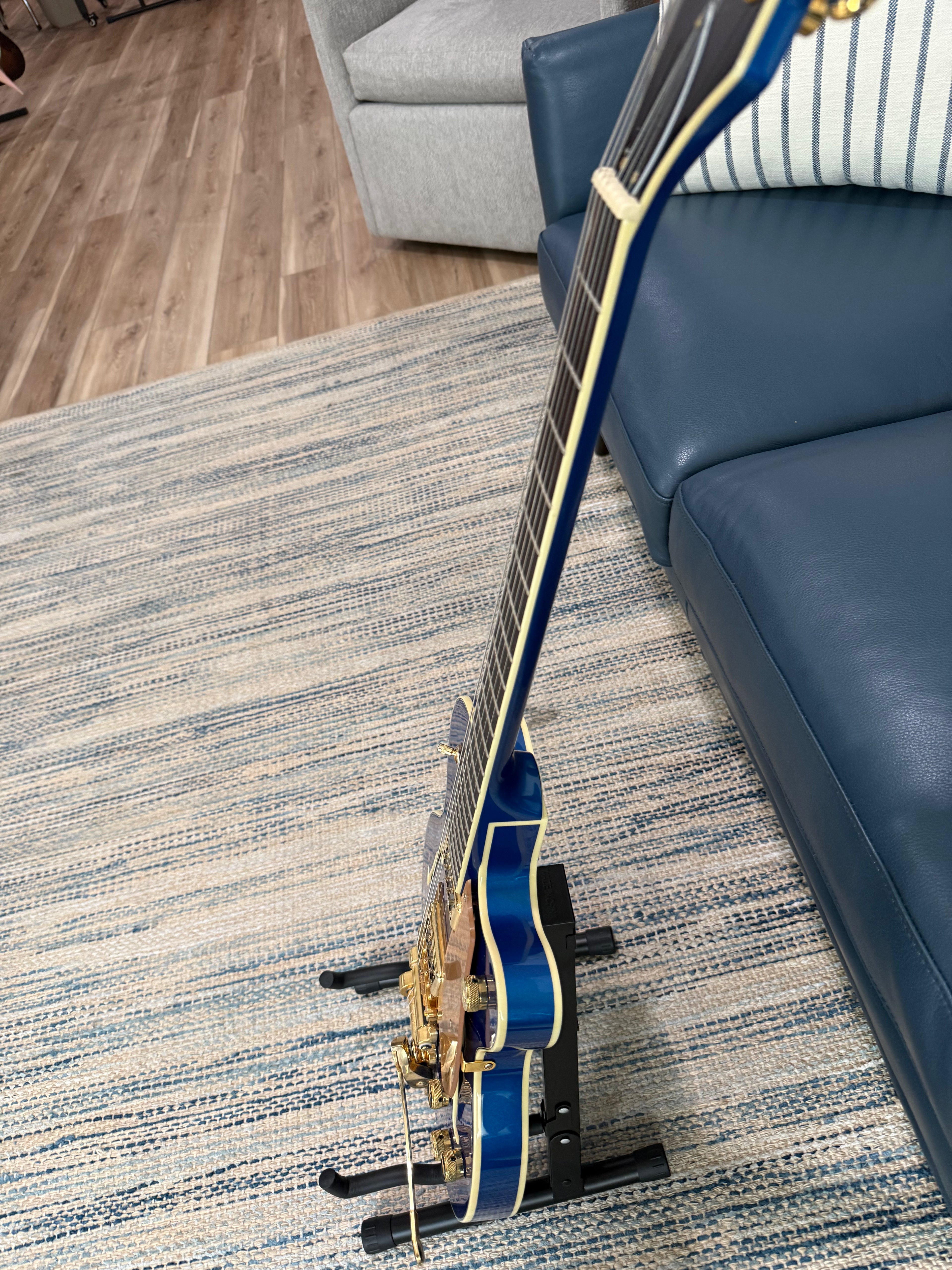 Gretsch G5655TG Electromatic® Center Block Jr. Single-Cut with Bigsby® and Gold Hardware Azure Metallic Like New