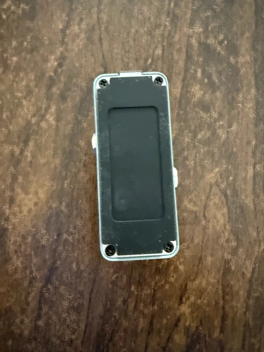 Used Donner Tutti Love Analog Chorus Effects Pedal showcasing warm jazz tones and classic design features.