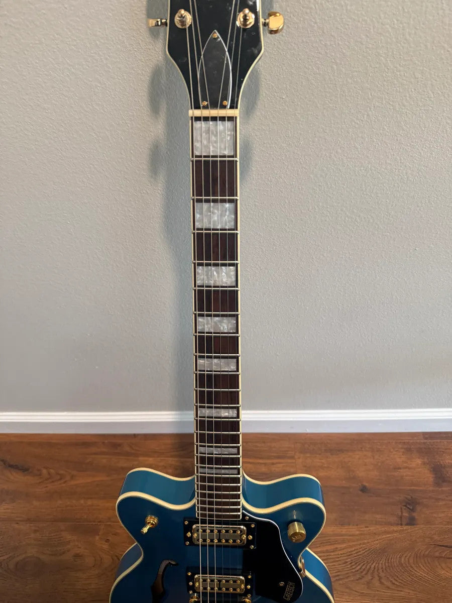 Used Gretsch G2655TG Streamliner CB JR DC Electric Guitar showcasing its double-cutaway body and vintage finish.